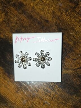 Betsey Johnson Crystal Daisy Flower Stud Earrings in Silver